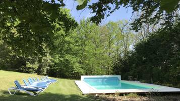 Alberca al aire libre y alberca climatizada