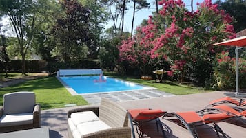 Indoor pool, outdoor pool