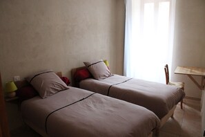 4 Schlafzimmer, Bügeleisen/Bügelbrett, WLAN