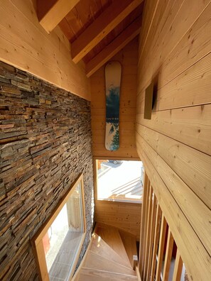 Interior - 4-star chalet - Sleeps 13 - South-facing with view over Col du Galibier (Valloire)