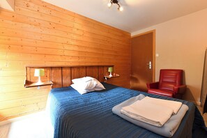 7 Schlafzimmer, Bügeleisen/Bügelbrett, Reisekinderbett, kostenloses WLAN