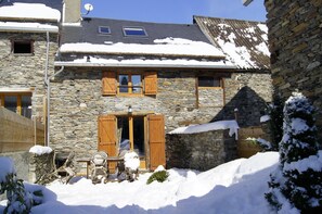 Property grounds - TYPICAL PYRENEAN CHALET BARN, ENCLOSED GARDEN, 5 MINS FROM LUCHON (Antignac)