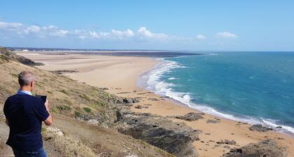 Come and discover between the sea and the countryside our beautiful Normandy(50)