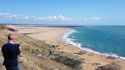 Come and discover between the sea and the countryside our beautiful Normandy(50)
