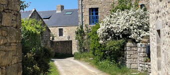 Bretonisches Haus in einem typischen Küstendorf - Sainte-Barbe