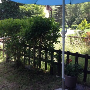 Property grounds - For rent studio ** comfortable 4 people and its garden wifi access (Ancelle)