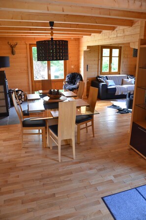 Dining - CHALET DU P'TIT MACHIN spa and Sauna near Gérardmer La Bresse (Anould)