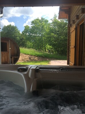 Outdoor spa tub