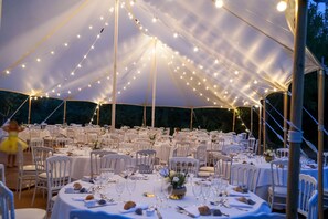Espace de banquet à l’extérieur