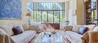 Farmhouse in Provence, farmhouse, private in a 7 hectares park, heated pool