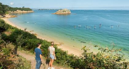 Superbe Villa Charmante exceptionnelle vue mer-3000 M2 Jardin privatif-300 plage