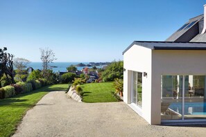 Inomhuspool och uppvärmd pool