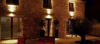La Grange, stone farmhouse, private pool,100m from the superb Sautadet waterfall
