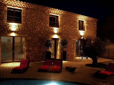 La Grange, stone farmhouse, private pool,100m from the superb Sautadet waterfall