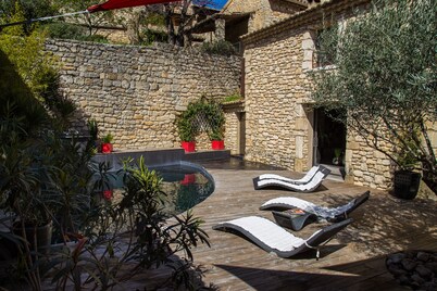 La Grange, stone farmhouse, private pool,100m from the superb Sautadet waterfall