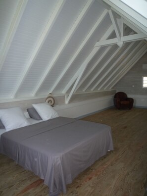 1 bedroom, free WiFi, bed sheets - Small furnished house with pool Le Robert Martinique (LE ROBERT)