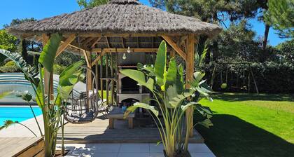 CHARME VILLA IN DER NÄHE DES MEERES / HEIZBAREN UND SICHEREN POOLS / WIFI