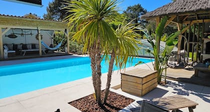 CHARMANTE VILLA /PROCHE MER/PISCINE CHAUFFEE ET SECURISEE