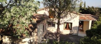 3* self-contained apartment with private pool in the heart of a thousand olive trees.