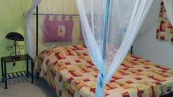 4 bedrooms, in-room safe, iron/ironing board, travel cot