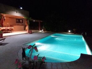 Outdoor pool, a heated pool