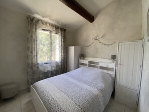 1 bedroom, iron/ironing board, free WiFi, bed sheets