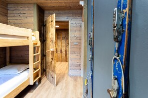 4 chambres, fer et planche à repasser, Wi-Fi gratuit