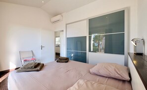 7 chambres, fer et planche à repasser, Wi-Fi, draps fournis