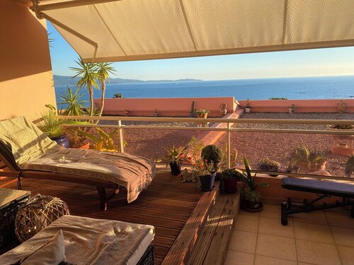 Superb Apartment, Ideal For Holidays By The Sea