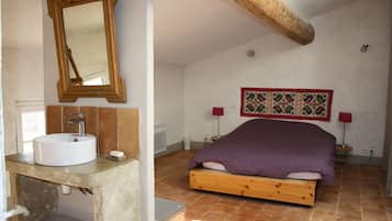 2 slaapkamers, een strijkplank/strijkijzer, wifi, beddengoed