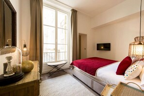 3 bedrooms, in-room safe, iron/ironing board, free WiFi