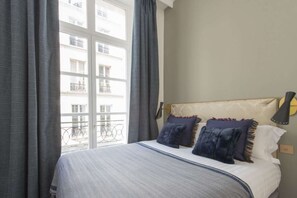 3 bedrooms, in-room safe, iron/ironing board, free WiFi