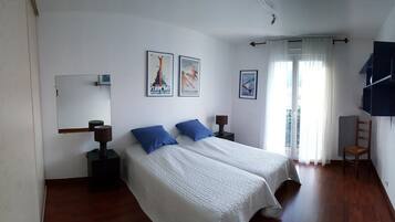 5 bedrooms, iron/ironing board, free WiFi, bed sheets