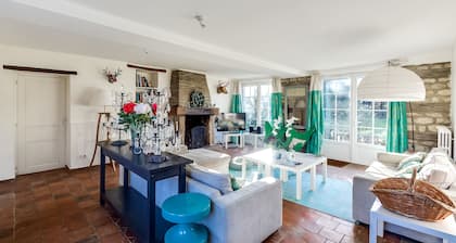 Encantadora casa / alojamiento para grupos al sur de Fontainebleau, a 70 km de París, 6 habitaciones