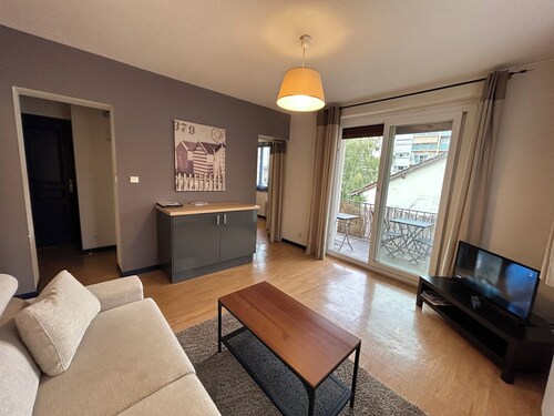 Appartement, avec parking et balcon, proche de la rue piétonne