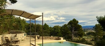 南向きのプロバンスヴィラ。 ドミナント・ビュー。 ジャグジー。 温水プール