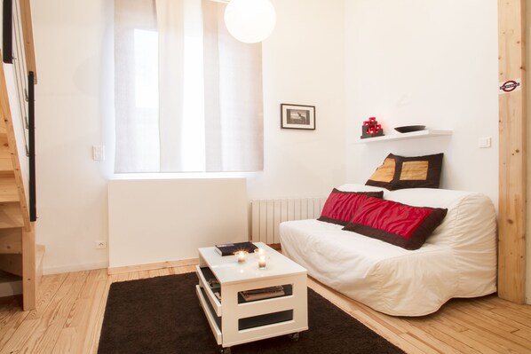 1 chambre, fer et planche à repasser, accès au Wi-Fi (inclus)