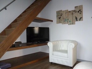 TV - APARTMENT FOR 2 OR 3 PERS THONON CENTER (Thonon-Les-Bains)