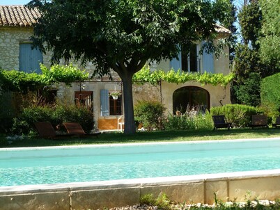Provençal farmhouse on a 20.000 sqm land, Mollégès, Provence. 5x10 m pool.