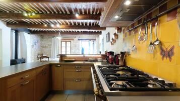 冰箱、微波炉、烤箱、洗碗机