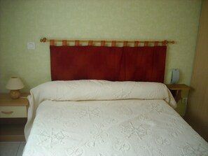 2 slaapkamers, een strijkplank/strijkijzer, wifi