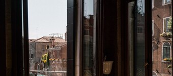 Luxe and calm in sunny gothic palazzo Cannaregio