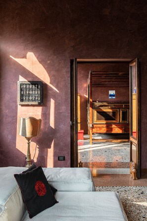 3 Schlafzimmer, Schreibtisch, Bügeleisen/Bügelbrett, Reisekinderbett