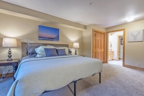 2 bedrooms, desk, free WiFi, bed sheets
