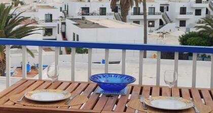 APPARTEMENT AVEC TERRASSE ET SUPERBE VUE MER (WIFI) ENTIEREMENT RENOVE