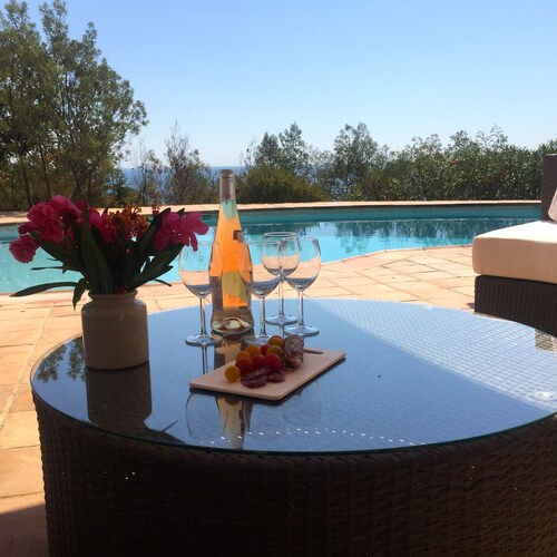 Villa 180 m2 vue imprenable sur mer avec jardin privatif, à 5min des plag