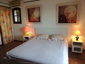 3 chambres, fer et planche à repasser, Wi-Fi gratuit, draps fournis