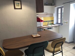 Fridge, microwave, oven, stovetop - House made of regional stones, typical from Auvergne, greenery landscape (Gouttières)
