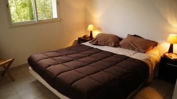 2 bedrooms, iron/ironing board, WiFi (free), bed sheets
