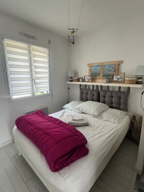 3 bedrooms, in-room safe, desk, iron/ironing board - Pleasant recent house with sea and island views. Beaches at 750m (Clohars-Carnoët)